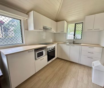 Newly Renovated Unit! - Photo 4