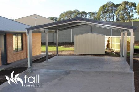 Contemporary Comfort in a Quiet Cul-de-Sac - Photo 5