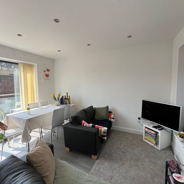 4 Bed Flat, Green Lanes, N4 - Photo 1