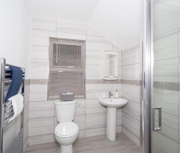 1 bedroom in a house share to rent - Photo 1