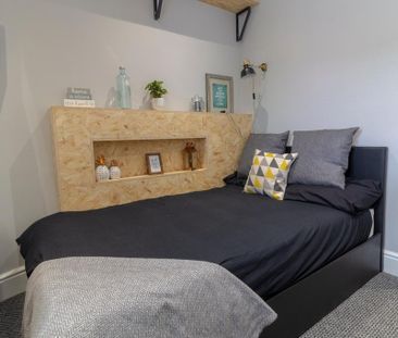 6 bedroom terraced house to rent - Photo 1