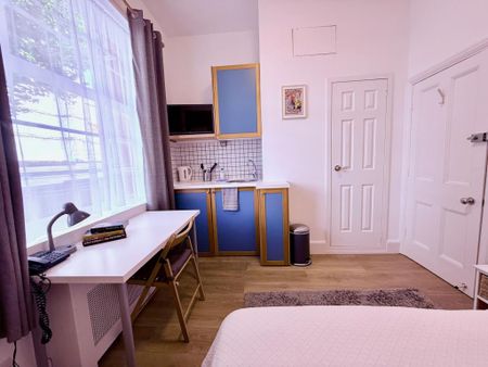 Flat 204 Fulham Palace Road, Fulham W6 9HH - Photo 3