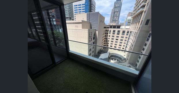 Master Bedroom with Private Ensuite in World Square | Fully Furnished | Prime Sydney CBD Location - Photo 1