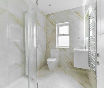 3 bedroom flat to rent - Photo 2