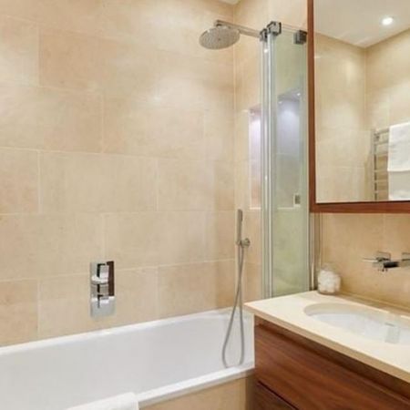 Kensington Gardens Square, Paddington and Bayswater, London, W2 - Photo 4