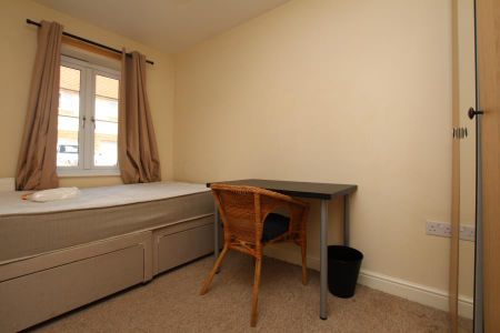 7 bedroom terraced house to rent - Photo 2