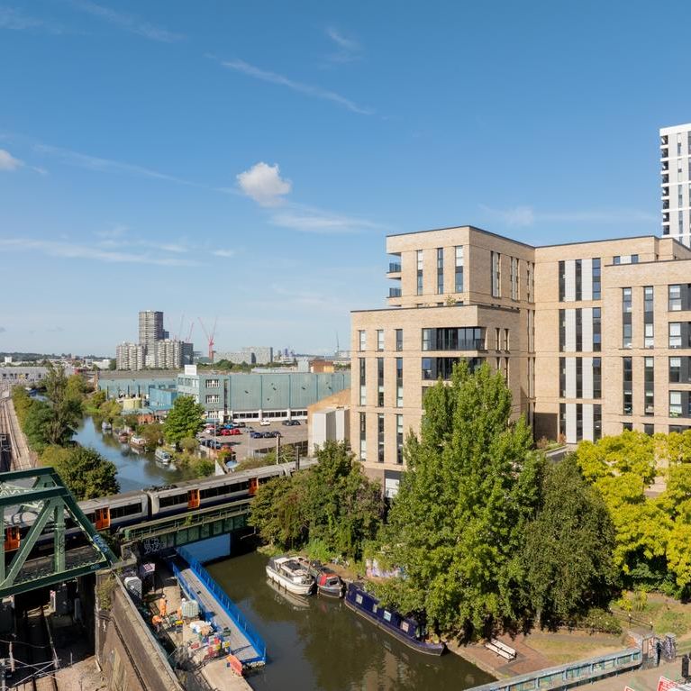 Studio to rent - Photo 1