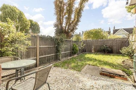 Garden Close, London, SE12 - Photo 3
