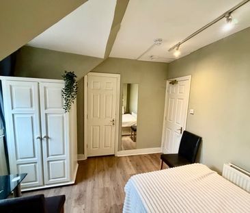 Room in a Shared House, Chiswick High Road, W4 - Photo 6