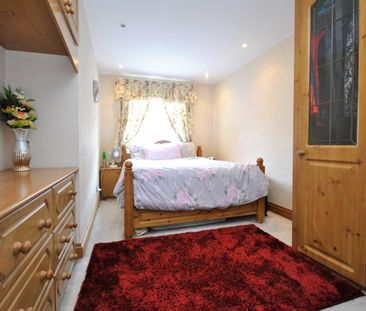 Terraced House to rent - Duddington Close, London, SE9 - Photo 6