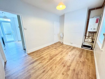 2 bedroom terraced house to rent - Photo 3