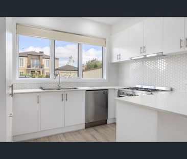 12 Arlington Way, Point Cook, Vic 3030 - Photo 4