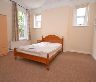 2 bedroom Flat To Let - Photo 5