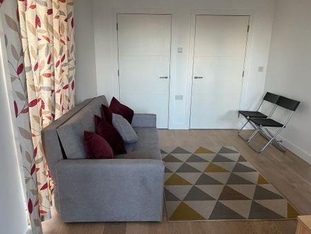 1 Bed Flat, Liberty Bridge Road, E15 - Photo 2