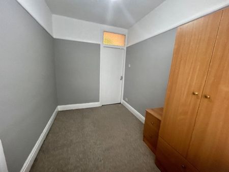 3 Bed Maisonette, Hedge Lane, N13 - Photo 5