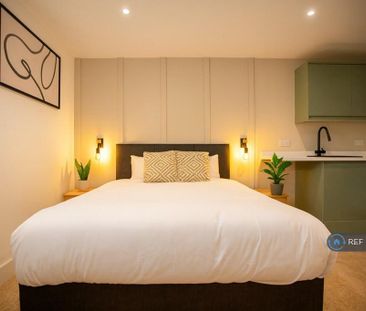 1 bedroom in a house share to rent - Photo 6