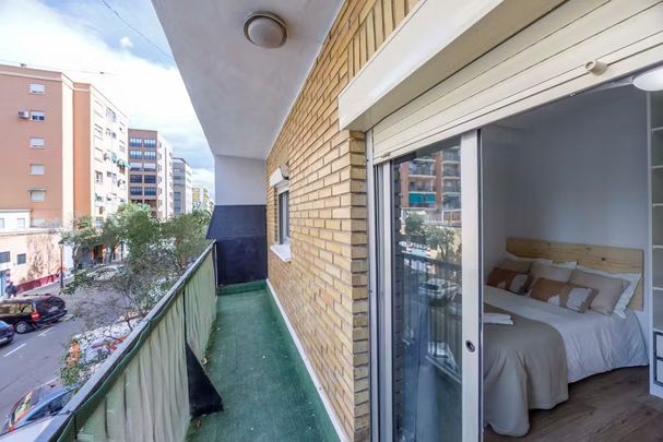 Carrer del Poeta Mas i Ros, Valencia, Valencian Community 46021 - Photo 1