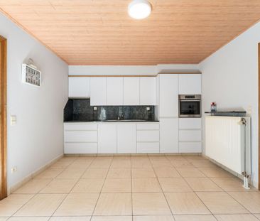 Ruime gezinswoning in het hart van Ardooie! - Photo 1