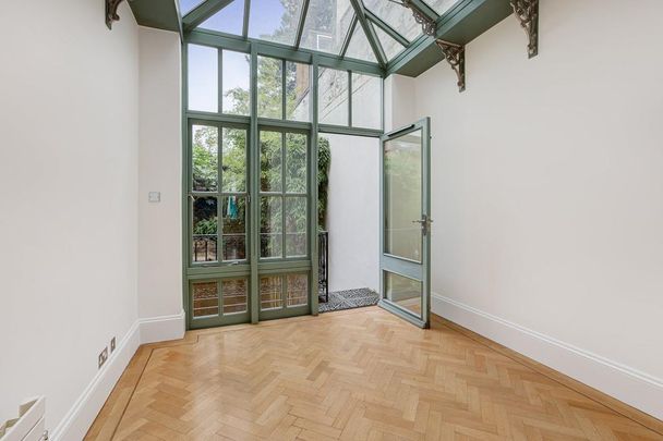 4 bedroom terraced house to rent - Photo 1