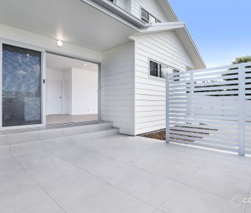 Beautiful Three Bedroom Townhouse - Photo 6