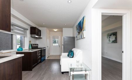 For Lease - 39 Hashmi Place, Brampton, Ontario - Photo 4