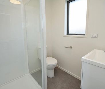 Convenient Studio Living on Beatty Street - Photo 6