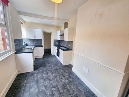 3 bed terraced house to rent in TS18 - Photo 3