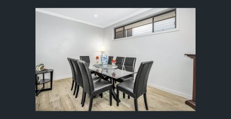 Immaculate, Spacious and Ultra Modern Family Home! - Photo 5