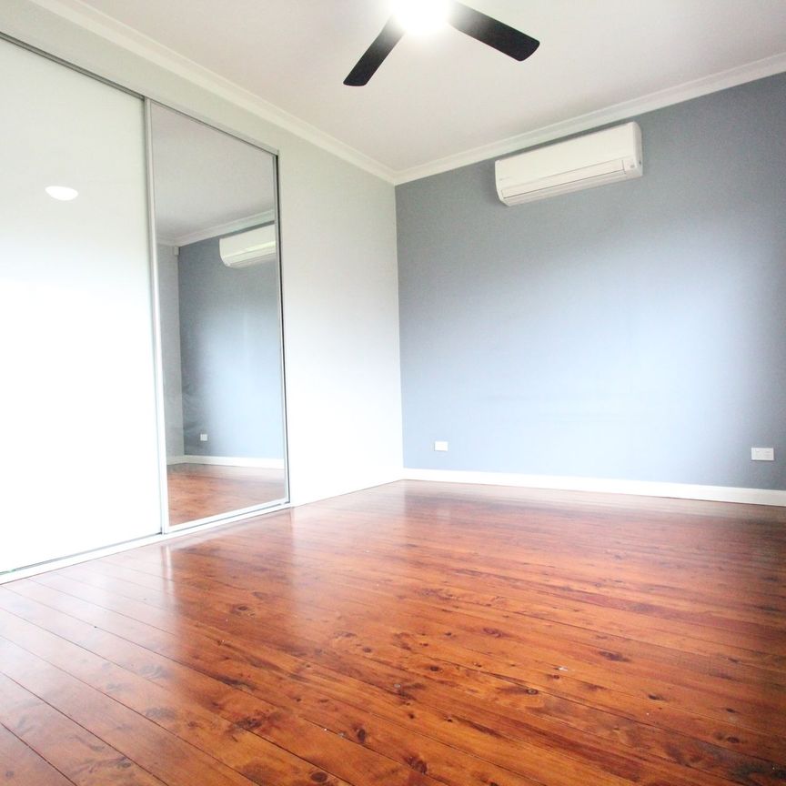 Close to M5&sol;M7 Motorway & Liverpool CBD - Photo 1