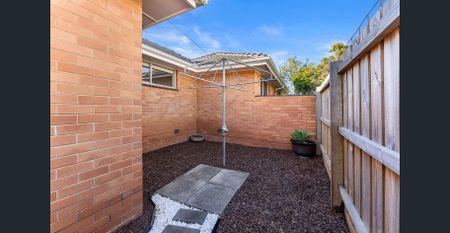 SPACE AND LOCATION NEAR THE BAY - Photo 2