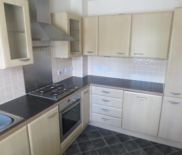 3 bedroom semi-detached house to rent - Photo 4