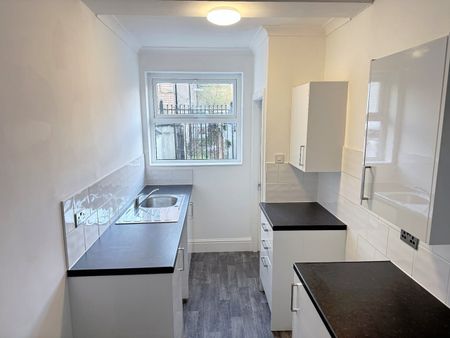 2 Bed Terraced House, Spreadbury Street, M40 - Photo 5