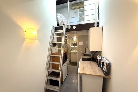 BEAUSOLEIL PLACE DE LA CREMAILLERE : STUDIO MEUBLE AVEC MEZZANINE - Photo 2