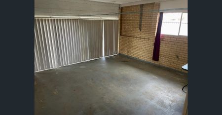 Neat Home - Prime Location - Photo 3