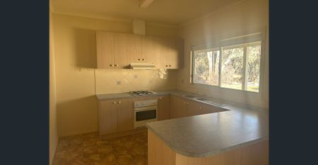 Four Bedroom House - Photo 5