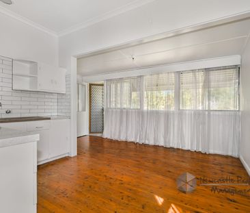 Family Home in Quiet Street - Photo 5