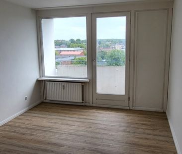 Geräumige City-Wohnung mit Balkon - Photo 1