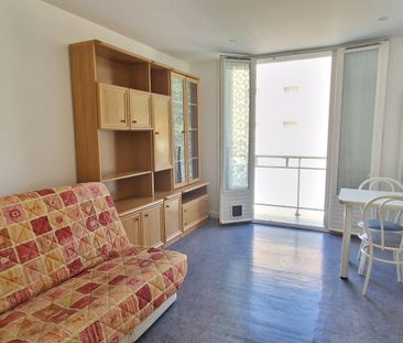 Location Appartement 3 pièces 53m² ST MARTIN D HERES 38400 - Photo 2
