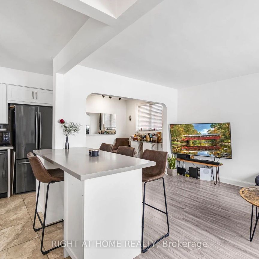 Detached Home For Lease | E8332698 - Photo 1