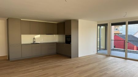 Moderne 4.5-Zimmer-Neubauwohnung mit grosszügigem Balkon - Erstbezug - Photo 5