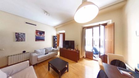 Piso de alquiler en Calle de la Bola, Palacio - Photo 3