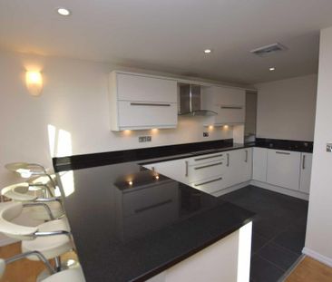 2 bedroom flat to rent - Photo 4