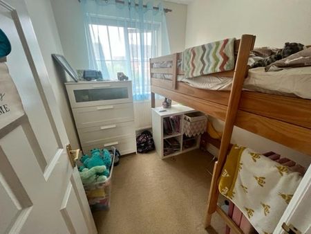 3 bedroom semi-detached house to rent - Photo 4