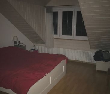 Appartement en attique 2 eme étage charges en sus - Photo 2