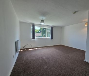 1 Bedroom Studio to Rent in Portland Road, Irthlingborough, Northan... - Photo 3