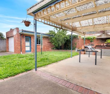40 Balmoral Avenue, Pascoe Vale South VIC 3044 - Photo 2