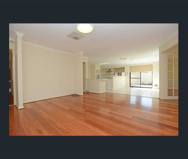 HUGE FAMILY HOME IN GREAT LOCATION - Photo 2