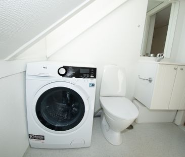 Skøn taglejlighed med lys og charme i Aalborg - Foto 2