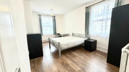 Frobisher Road, Hornsey, N8 - Photo 2