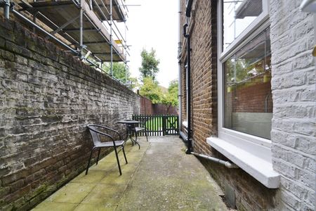 Flat to rent - George Lane, London, SE13 - Photo 3